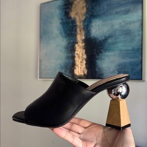 ALFANI Black Sandals with unique heel! Size 9M